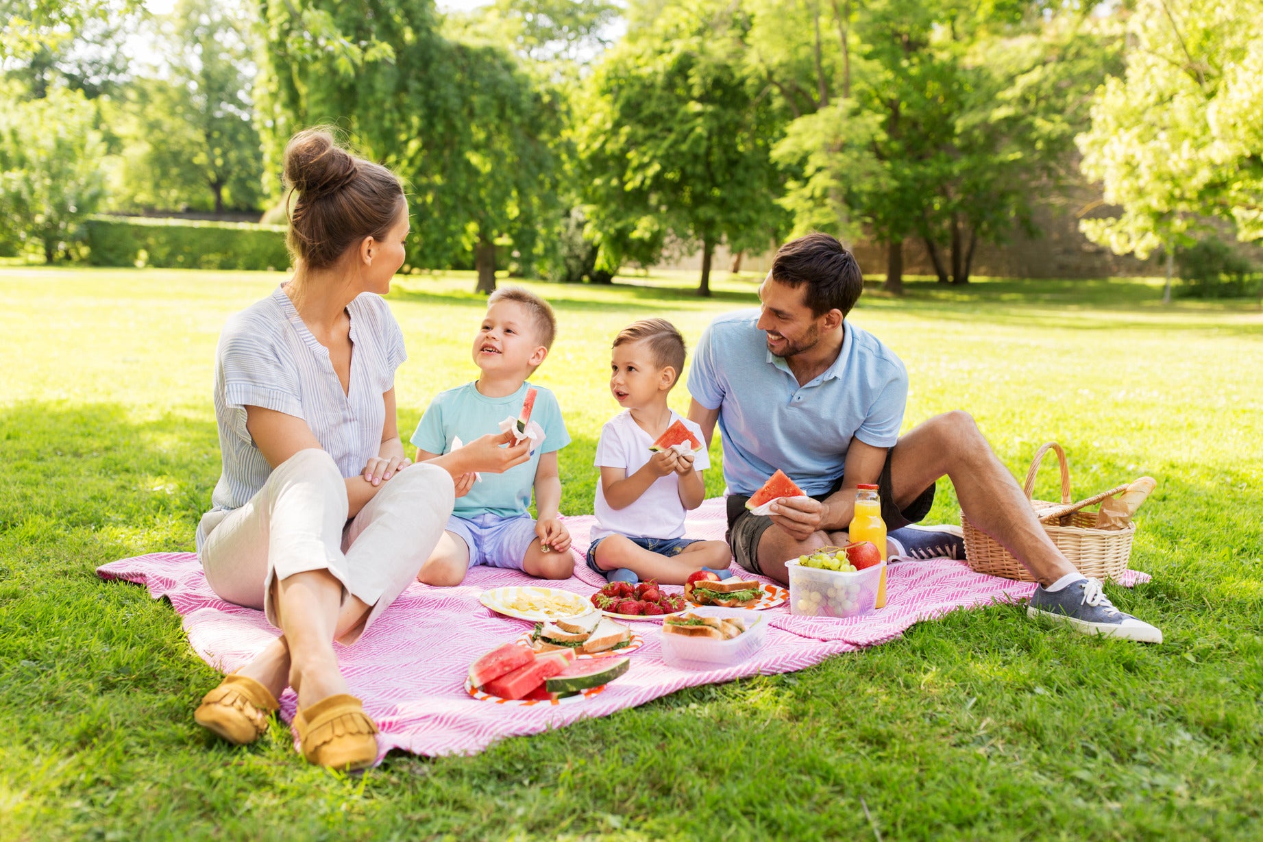 Picnic Planning 101: Picnic Ideas for Your Next Outing – Mrs. Fields