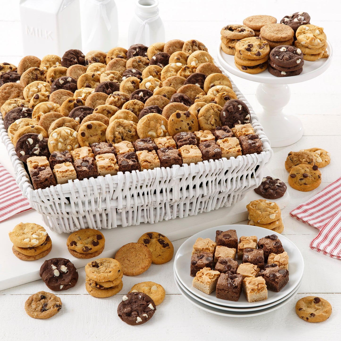 Abundant Nibblers® & Brownie Bite Combo Basket