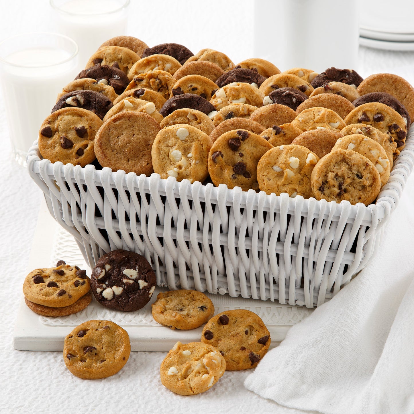 Personal Nibblers White Basket