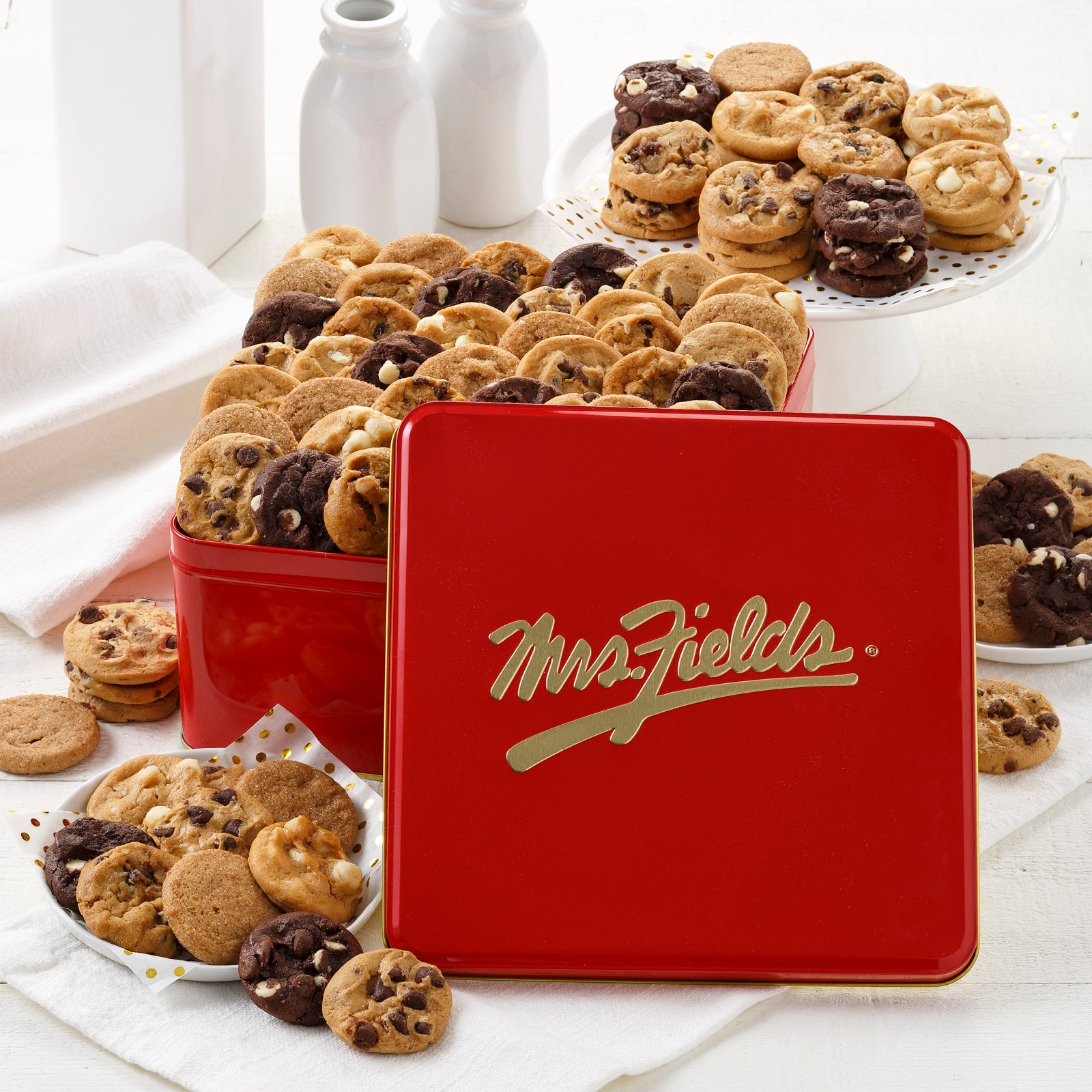 Classic Red and Gold 90 Nibblers Tin – Mrs. Fields